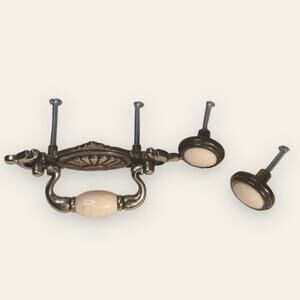 3/$15 🌻 Vintage Drawer Pulls Hardware for Dresser